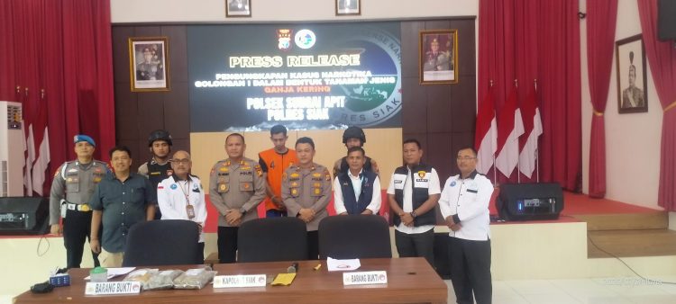 Foto: Polres Siak, Polsek Sungai Apit dan LAN Konferensi pers pengungkapan peredaran narkoba