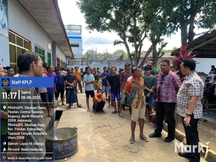 Jajaran Lapas Kelas IIA Sibolga melaksanakan kegiatan ramah tamah dan sosialisasi bersama WBP. Foto: Dok. Humas Lapas Sibolga.