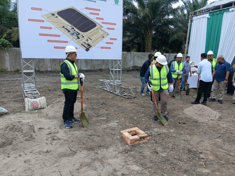 Direktur Utama PTPN IV PalmCo, Jatmiko Krisna Santoso, menghadiri acara peletakan batu pertama pembangunan Pabrik Compressed Biomethane Gas (CBG) PTPN Group di Kabupaten Simalungun, Sumatera Utara.