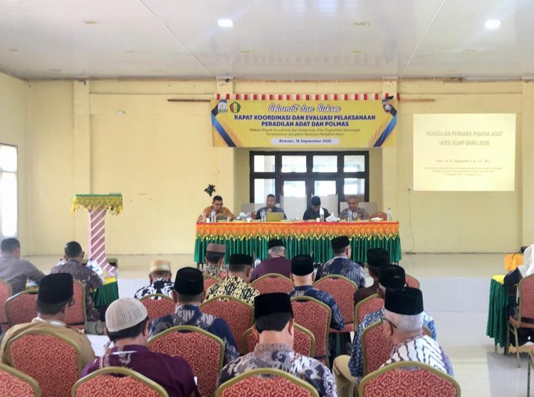 Rapat Koordinasi (Rakor) dan Evaluasi Peradilan Adat Gampong di Kabupaten Bireuen, Selasa, 16 September 2025.