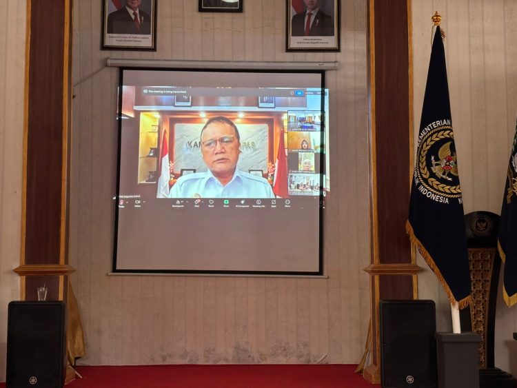 Kanwil Ditjenpas Sumut saat memberikan arahan melalui Zoom Meeting, kepada seluruh jajaran UPT Pemasyarakatan yang ada di Sumut. Foto: Dok. Lapas Kelas IIA Sibolga.