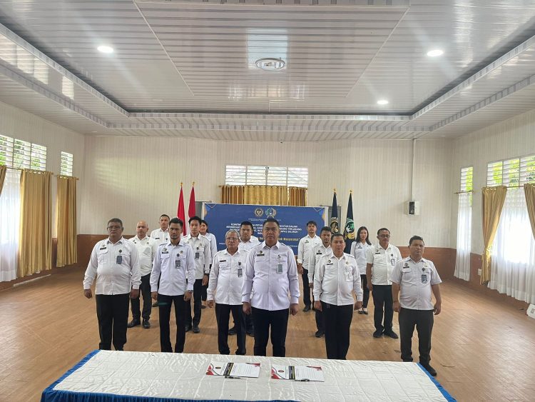 Melalui kegiatan yang digelar secara serentak oleh Dirjen Pas Drs. Mashudi  di seluruh Indonesia melalui Zoom Meeting, jajaran Lapas Kelas IIA Sibolga juga ikut melaksanakan kegiatan tersebut. Foto: Dok. Humas Lapas Kelas IIA Sibolga.