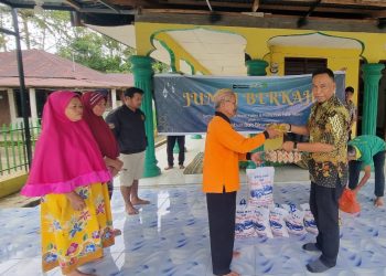 Peduli Lingkungan Sebar Kebaikan, PTPN IV Regional ll Kebun Bah Birung Ulu Gelar Jumat Berkah Salurkan Bantuan
