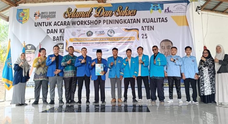 Momen foto bersama pengurus BEM STIT Batu Bara , Sabtu (13/12/2025)