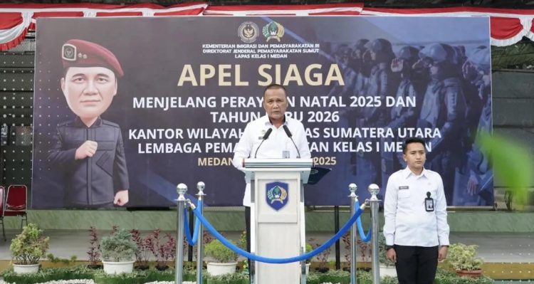 Kepala Kantor Wilayah Ditjenpas Sumut, Yudi Suseno sebagai Pembina Apel dan Kepala Rutan Kelas I Medan, Andi Surya, sebagai Pemimpin Apel. Senin (22/12/2025).