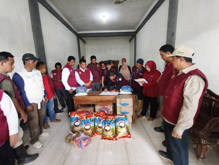 Ketua DPD PPNI Bireuen Mirzal Tawi  bersama Ketua Umum DPP PPNI Harif Fadhillah tiba di Aceh tepatnya di Posko Kesehatan DPD PPNI Aceh Tamiang di Sungai Liput, Kuala Simpang ibukotanya Aceh Tamiang pada Kamis (25/12/2025) sekitar pukul 11.15 WIB.