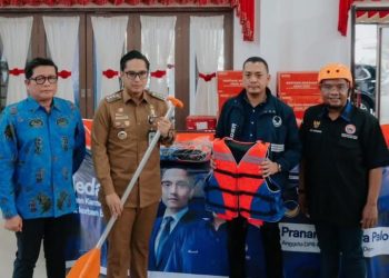 PSP Foundation Serahkan Bantuan Perahu Karet untuk Mitigasi dan Perkuat Tameng Hadapi Banjir Rob di Medan Utara