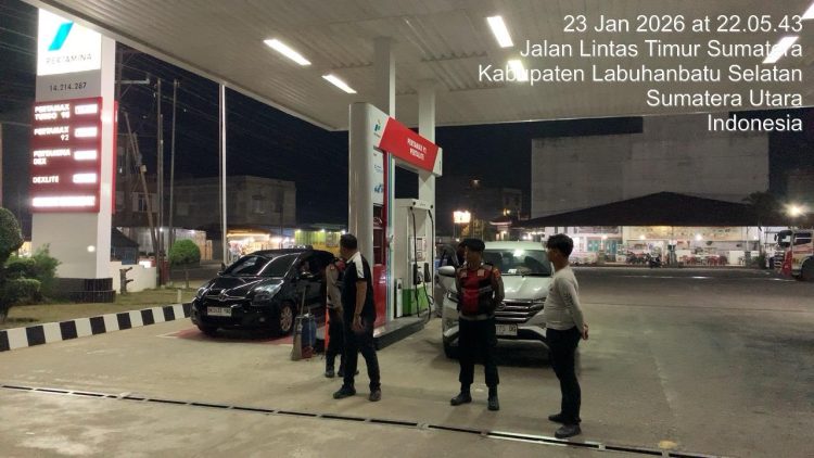 Personal Polres Labusel terpantau lakukan patroli di beberapa titik rawan, pada Jumat malam, 23 Januari 2026, mulai pukul 21.00 WIB hingga 22.45 WIB.