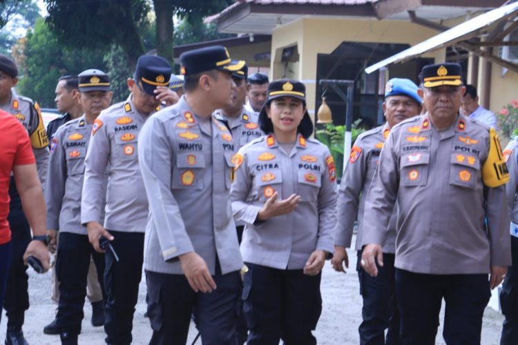 Momen Kapolres Labuhanbatu AKBP Wahyu Endrajaya, S.I.K., M.Si., melaksanakan kunjungan kerja ke Polsek Kualuh Hulu, Kabupaten Labuhanbatu Utara, Rabu (11/2/2026)