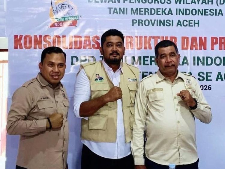 Foto bersama pengurus Dewan Pimpinan Daerah (DPD) Tani Merdeka Indonesia Kabupaten Aceh Tamiang.