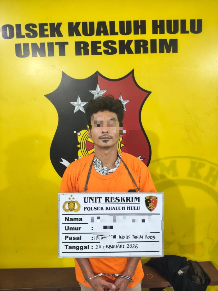 Seorang Mahasiswa inisial AYN saat diamankan Polsek Kualah Hulu Resort Labuhanbatu.