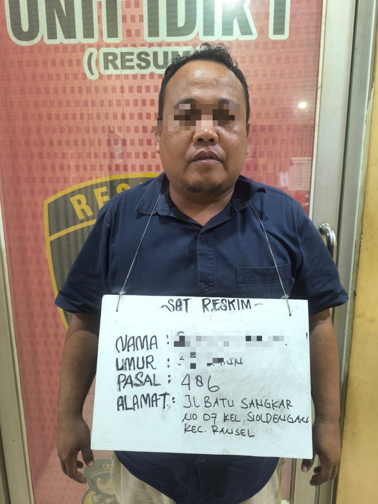 ZH (39),pelaku penggelapan motor saat diamankan Sat Reskrim Polres Labuhanbatu.