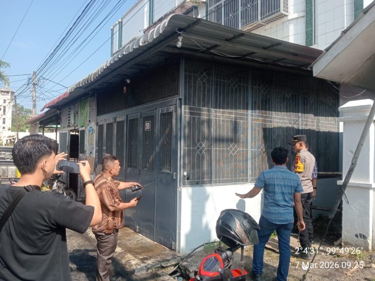 Situasi terkini rumah Kwan Katjoan alias Sahlan yang sebelumnya di siram OTK dengan oli.