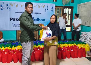 Koperasi Rimo Singkil Sawit Makmur Salurkan 145 Paket Ramadhan Untuk Warga Desa Situbuh Danau Paris