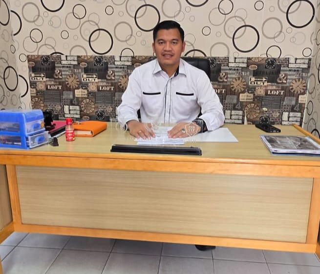 IPTU Dr. Iskandar Muda Sipayung, S.H., M.H. saat memberikan klarifikasi terkait kejadian yang sebenarnya. (16/03/2026).
