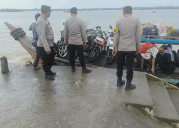 Polres Labuhanbatu Lakukan Pemantauan Aktivitas Kapal Penyeberangan Tanjung Sarang Elang – Labuhan Bilik