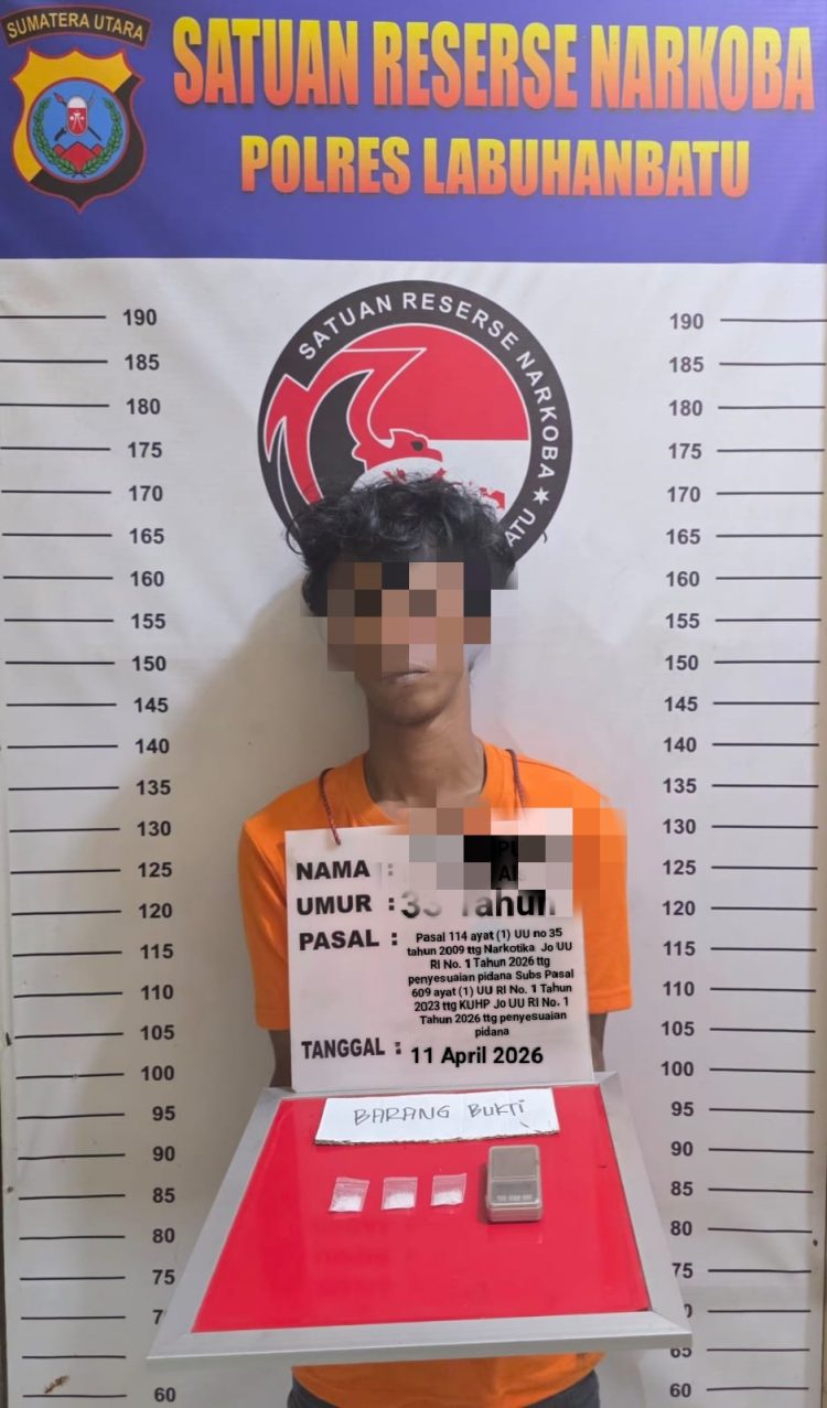 Terduga pemilik Sabu, inisial ESR alias Eko(33), warga Dusun Bangun Sari, Desa Janji, Kecamatan Bilah Barat, saat diamankan polisi.