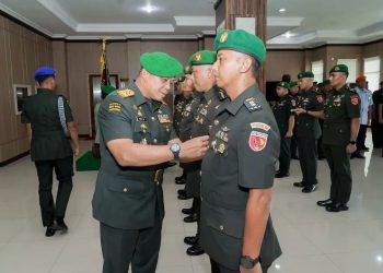 Pangdam XV/Pattimura Mayjen TNI Dodi Triwinarto, S.I.P., M.Han.,Pimpin Rotasi Pejabat Utama Kodam