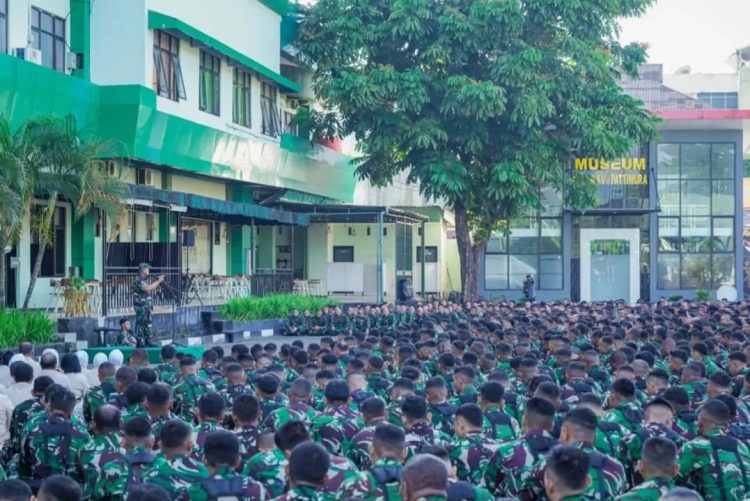 Dihadapan ratusan prajurit TNI, Pangdam XV/Pattimura Mayjen TNI Dodi Triwinarto, S.I.P., M.Han.,menyatakan secara tegas bahwa tidak ada ruang sedikit pun bagi simbol-simbol separatisme untuk tumbuh di wilayah Maluku.