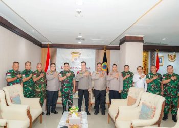 Perkuat Sinergitas di Bumi Raja-Raja, Pangdam XV/Pattimura Laksanakan Kunker ke Polda dan Pemprov Maluku
