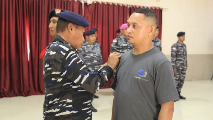 Kadister Kodaeral IX, Kolonel Laut (KH) Franky J. Akihary, mewakili Komandan Kodaeral IX Laksamana Muda TNI Hanarko Djodi Pamungkas, S.H., secara resmi membuka kegiatan Pembinaan Komponen Cadangan (Komcad), Selasa (5/5/2026).