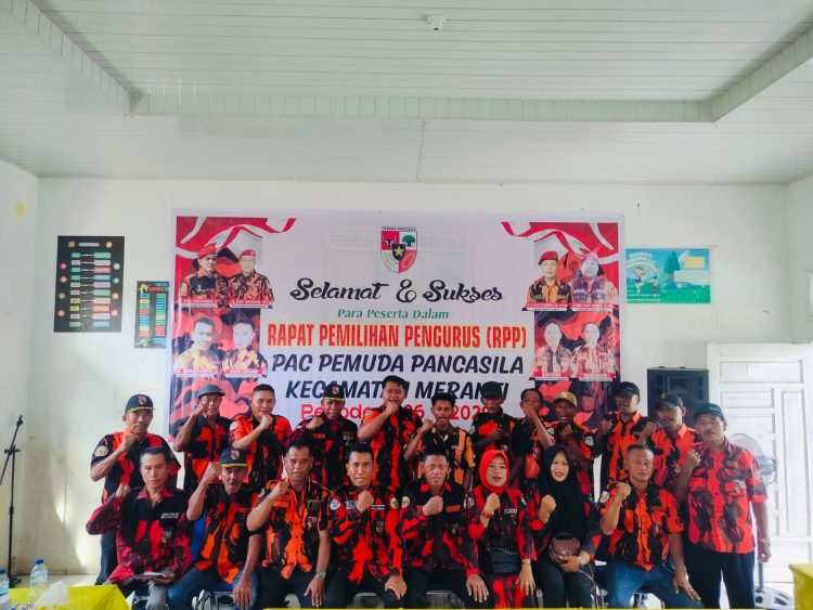 Foto bersama Ketua,dan Angota dalam acara rapat pemilihan pengurus pimpinan anak cabang Meranti.