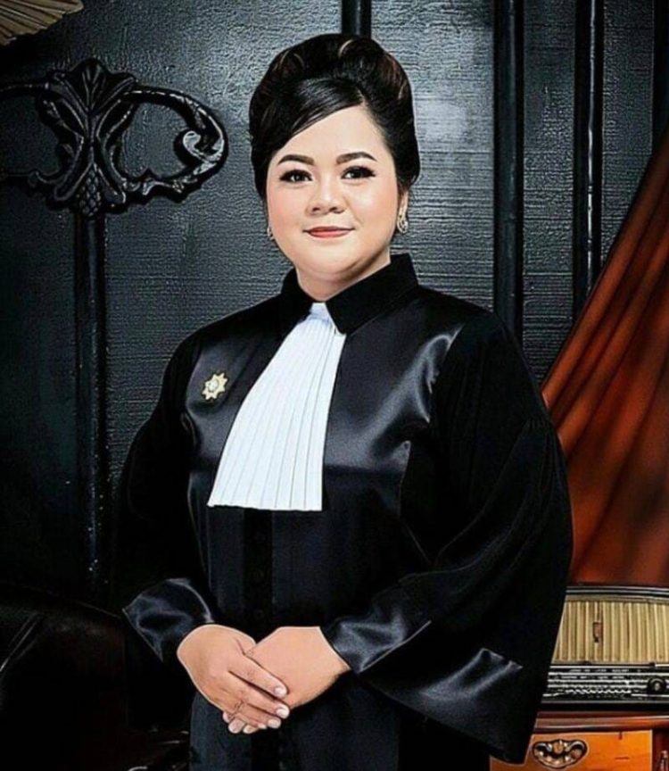 Praktisi hukum nasional, Rikha Permatasari