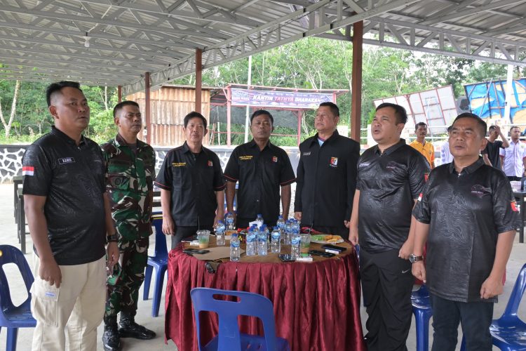 Kapolres Labuhanbatu Selatan AKBP Aditya S.P. Sembiring M, S.I.K., (nomor 2 dari kirim), menghadiri pelantikan *GARA MATA Shooting Club* Kabupaten Labuhanbatu Selatan di Lapangan Tembak Tathya Daraka Polres Labuhanbatu Selatan, Sabtu (6/6/2026).