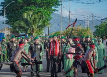 “Masuk Membawa Arti, Pergi Meninggalkan Rindu” Serah Terima Kasdam XV/Pattimura Berlangsung Haru dan Penuh Kehormatan