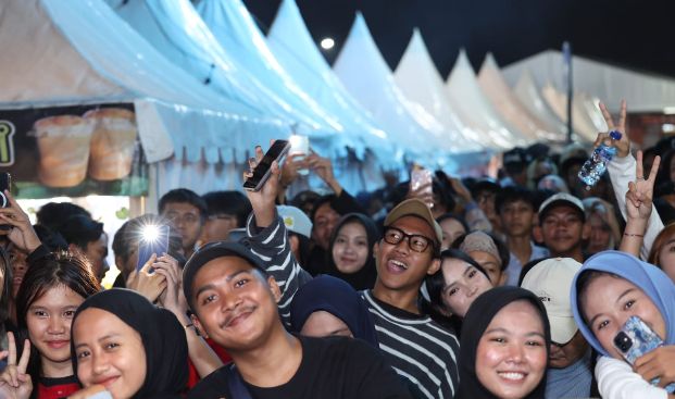 Momen ribuan warga Bogor tertangkap kamera begitu antusias mengikuti kegiatan