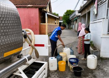 Kemarau Mengintai, Tirta Kahuripan Bergerak! Ratusan Ribu Liter Air Bersih Digelontorkan untuk Selamatkan Warga Bogor