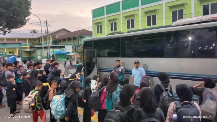 Ikuti Turnamen Pancak Silat Se Sumatra Utara Di Kabupaten Simalungun, PPS Salam Kota Tebing Tinggi Di Lepas Oleh Oki Ikbal Prima,S.E Calon Walikota Tebing Tinggi