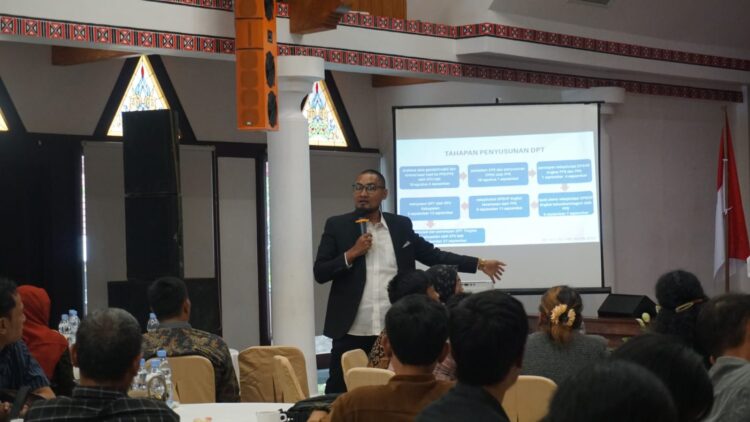 Raker Bawaslu Simalungun, Salman Abror: DPT Adalah Darah Pemilu