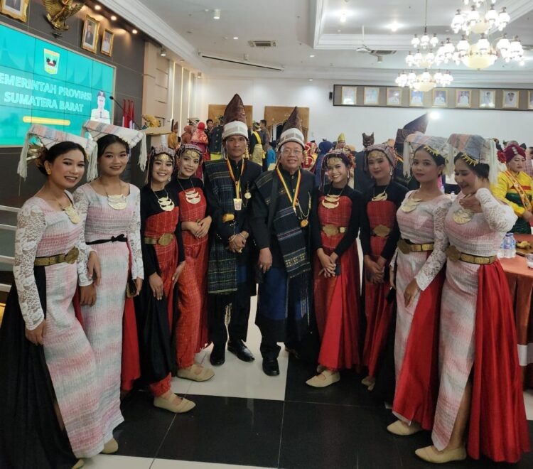 Ikuti Festival Adat dan Budaya Nusantara, DPP-PACS Hadirkan Raja Raya Tuan Artalim Saragih Mewakili Raja Marpitu Simalungun 