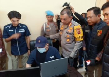 Sat Reskrim Polrestabes Bandung Gerebek Sebuah Rumah di Komplek Muara Gembong Regency, Yang Digunakan Sebagai Praktek Promosi Judi Online