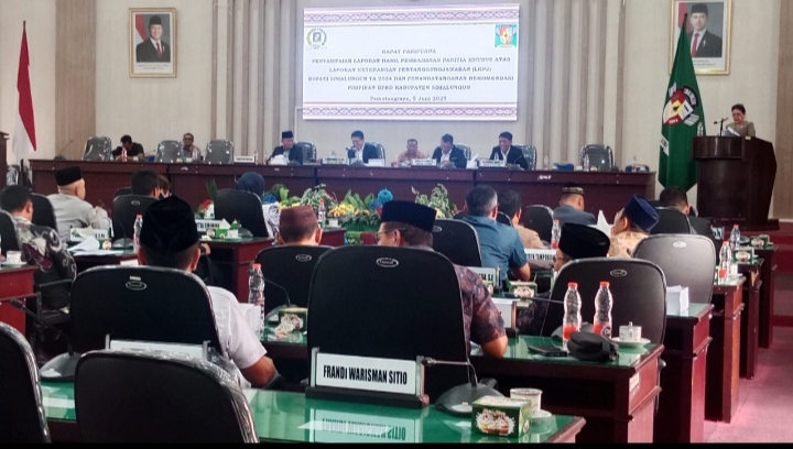 Rapat paripurna DPRD Simalungun tentang penyampaian dan penandatanganan rekomendasi atas LKPj Bupati Simalungun tahun anggaran 2024.