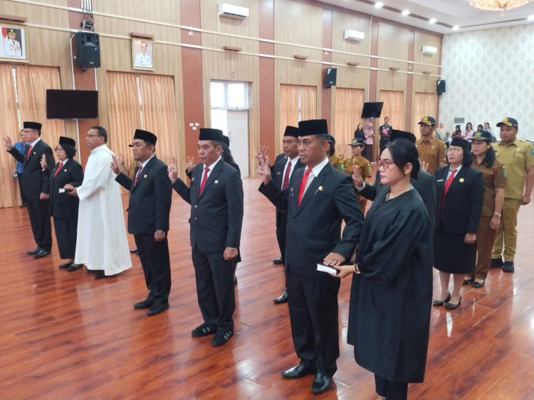 Bupati Anton Mutasi Pejabat: Kenedi Silalahi Sekcam Bandar Masilam, Dirut Rondahaim jadi Kabid