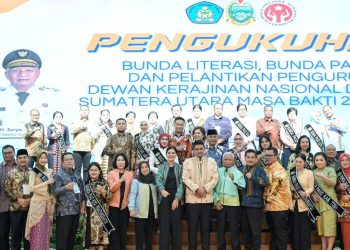 Ny Liswati Dikukuhkan sebagai Bunda PAUD dan Bunda Literasi Pematangsiantar oleh Ny Kahiyang Ayu
