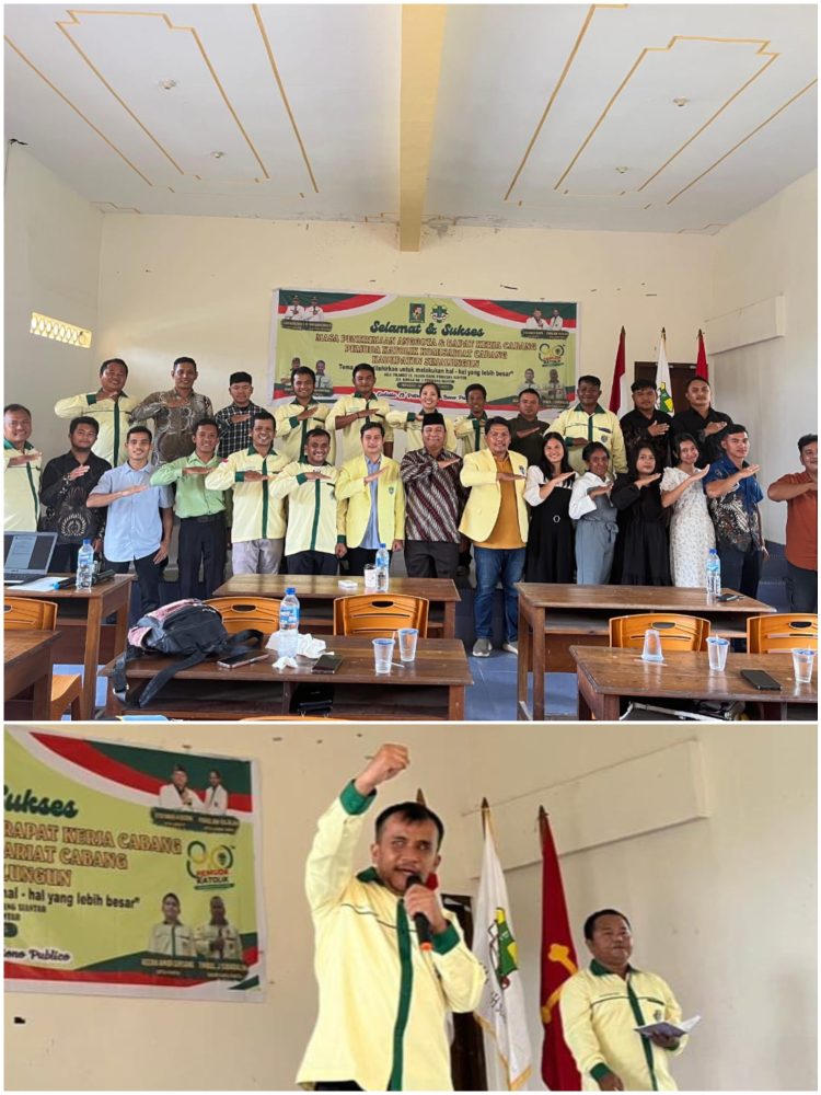 Pengurus Komcab Kabupaten Simalungun foto bersama dengan anggota baru pada kegiatan Mapenta dan Rakercab.