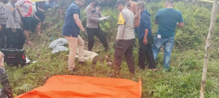 Kepolisian saat hendak melakukan olah TKP (Tempat Kejadian Perkara)
