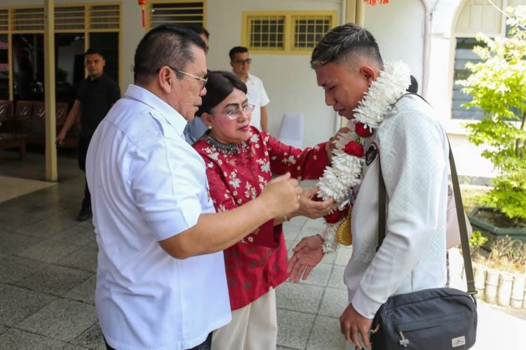 Wali Kota Wesly Apresiasi Riyan Jefri Lumbanbatu Raih Juara Tingkat Internasional