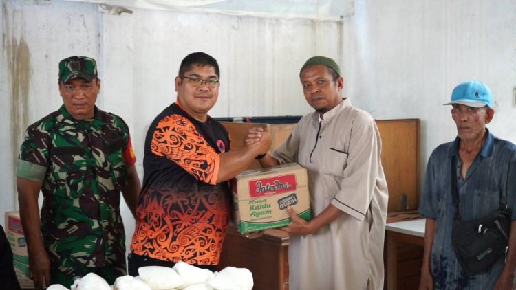 Pemko Pematangsiantar Serahkan Bantuan ke 30 KK Terdampang Angin Puting Beliung di Kecamatan Siantar Barat dan Siantar Sitalasari