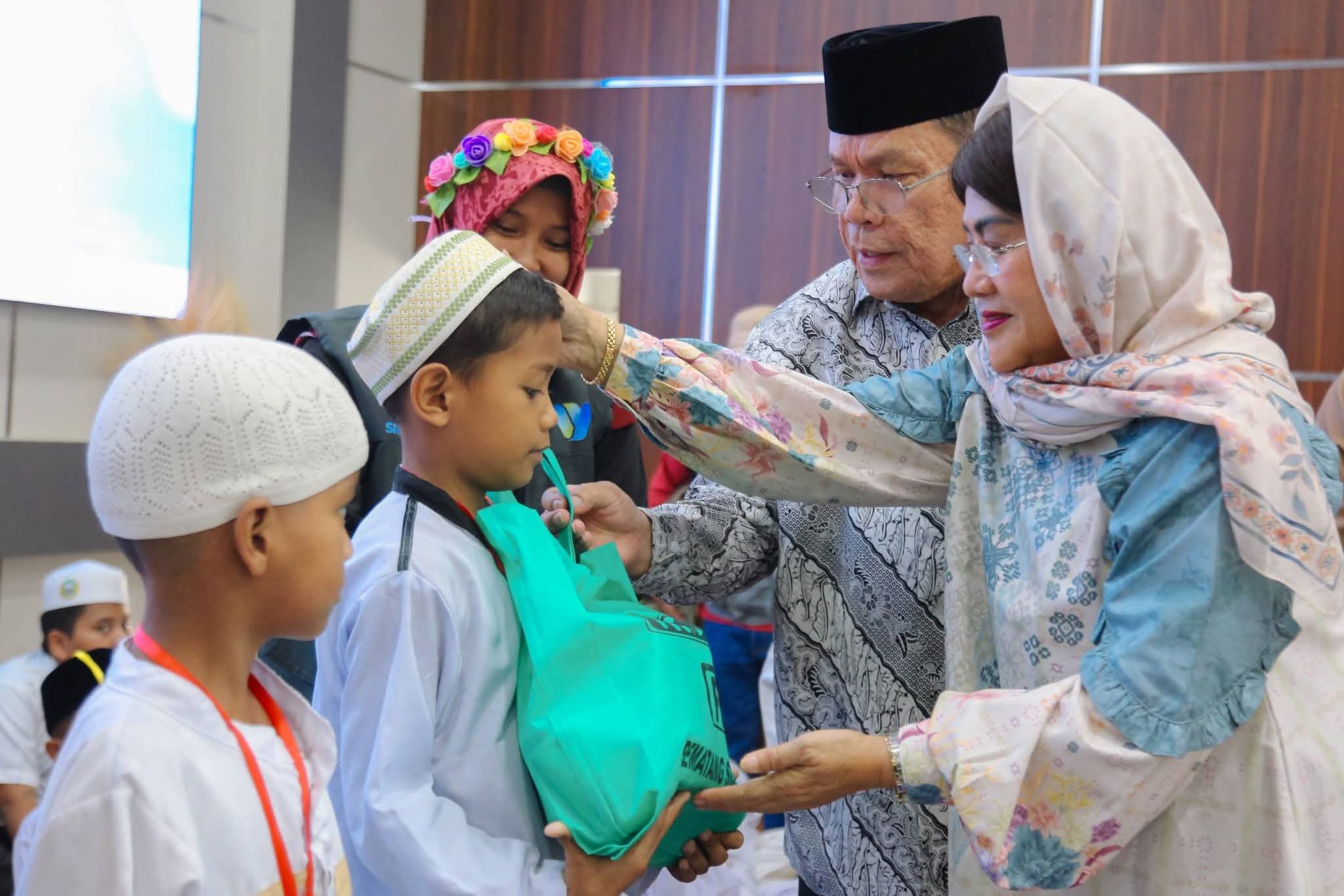 Wali Kota Wesly dan Ketua TP PKK Ny Liswati Hadiri Yatim Fest Ramadhan, Siap Beri Bantuan secara Pribadi