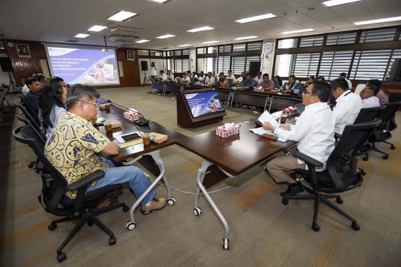 Wali Kota Wesly Diwakili Asisten Zainal Siahaan FGD Bersama Pimpinan BI, Pedagang Besar dan Distributor