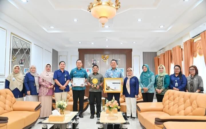 Pemko Sibolga Konsisten Dukung JKN BPJS Serahkan Penghargaan UHC Madya