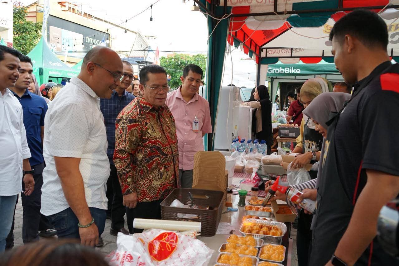 Wali Kota Wesly Kunjungi Wisata Takjil Ramadhan Kampung QRIS Bank Sumut
