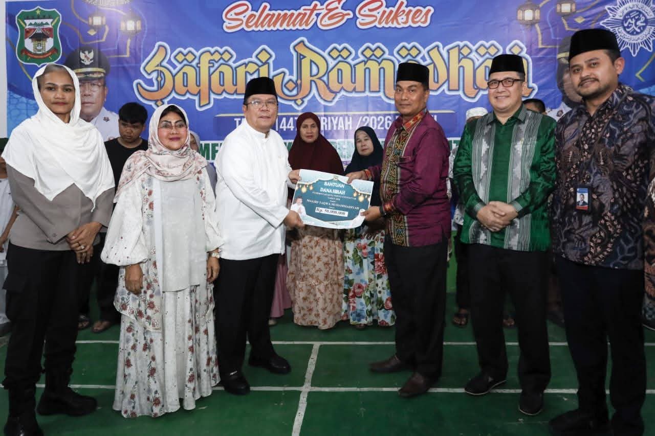 Wali Kota Wesly Safari Ramadhan di Masjid Taqwa Muhammadiyah, Serahkan Dana Hibah Rp50 Juta