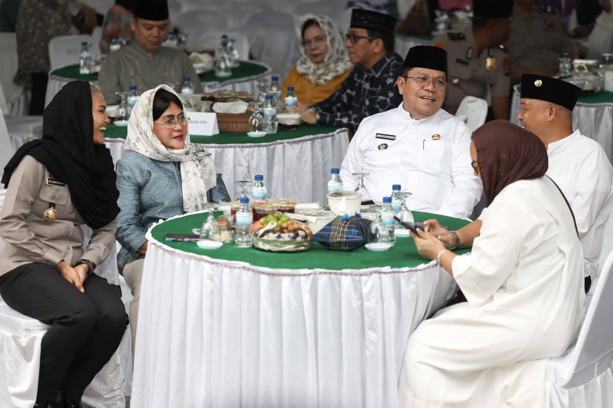 Wali Kota Wesly Buka Puasa Silaturahmi dan Buka Puasa Bersama Forkopimda dan Masyarakat, Ajak Kebersamaan jadi Energi Baru untuk Terus Bekerja, Berkarya, dan Berinovasi