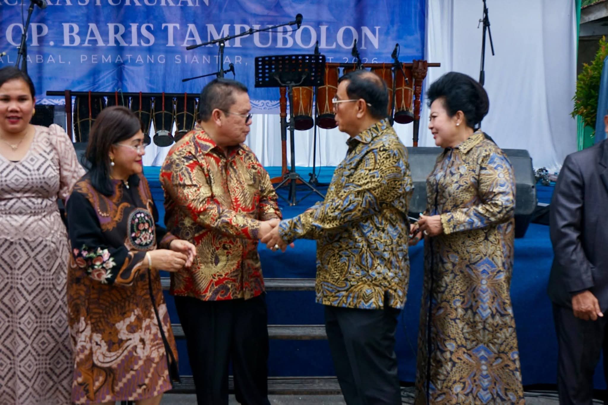 Wali Kota Wesly Didampingi Ny Liswati Hadiri Syukuran Bona Taon Keluarga Besar Pomparan Op Baris Tampubolon
