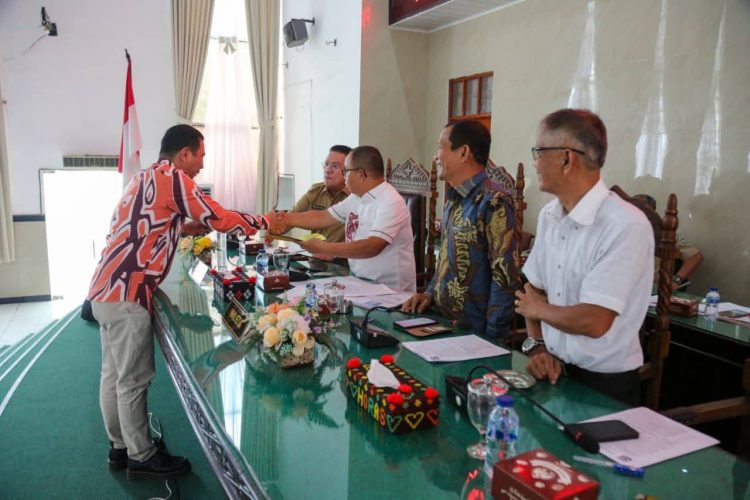 Wali Kota Wesly Hadiri Rapat Paripurna Penyampaian Pendapat Akhir Fraksi DPRD Pematangsiantar terhadap Dua Ranperda Inisiatif